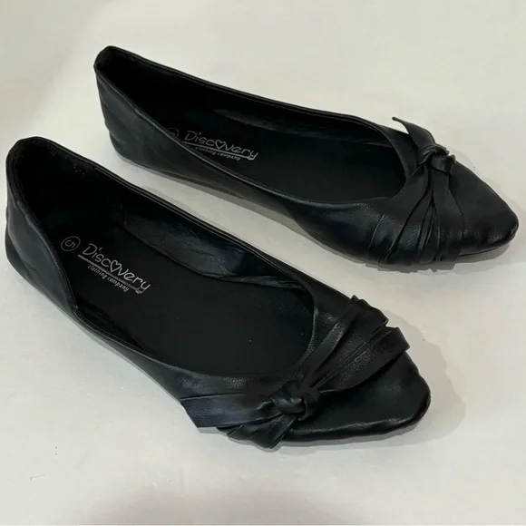 DISCOVERY Women’s Faux Leather Formal Flats w/ Bow - black, size 5 - Picture 2 of 6